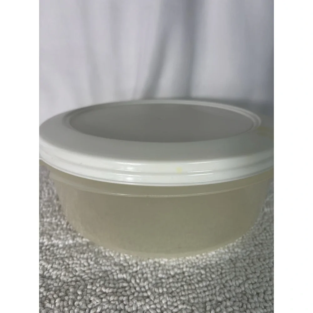 VTG Rubbermaid 1.6 Gallon Round Clear Plastic Food Storage Container 